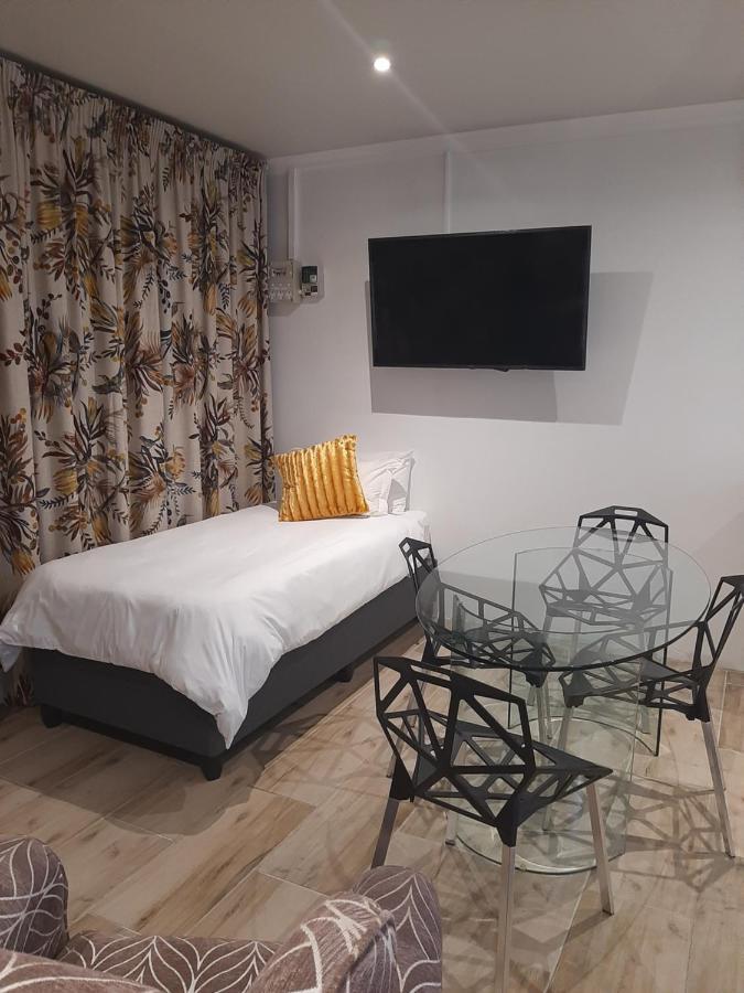 Sleep@161 Benade Drive Apartment Bloemfontein Bagian luar foto