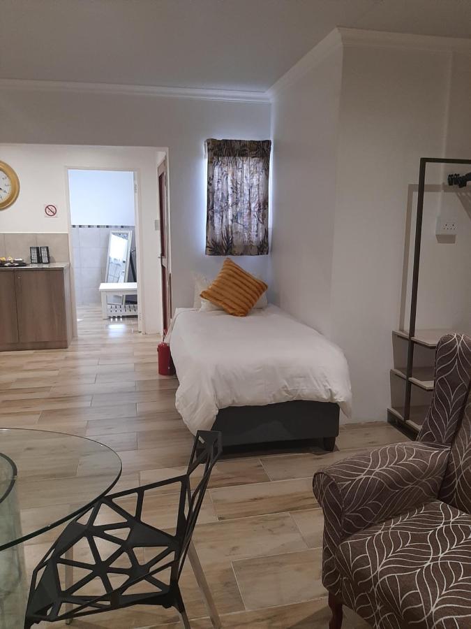 Sleep@161 Benade Drive Apartment Bloemfontein Bagian luar foto