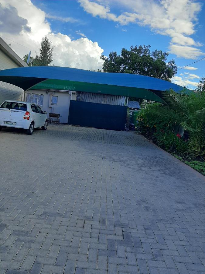 Sleep@161 Benade Drive Apartment Bloemfontein Bagian luar foto